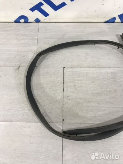 Уплотнитель порога лев renault arkana 1.3 2WD CVT