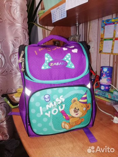 Школьный рюкзак, портфель