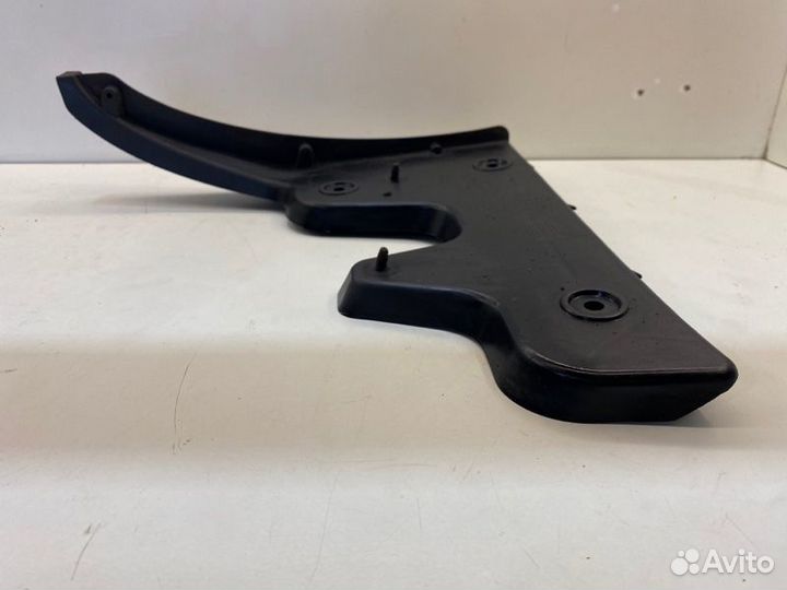 Крепление бампера заднее правое Audi A6 C6 2.0