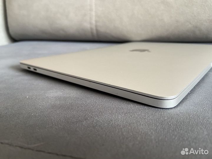 Macbook pro 13 2020 i5 512