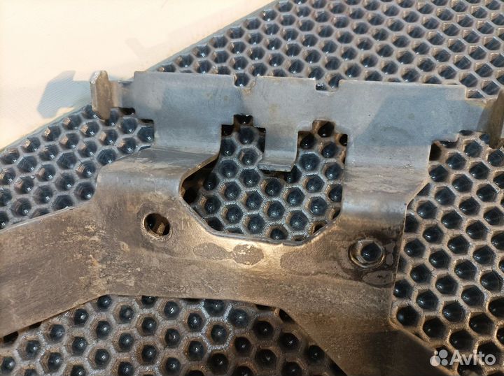 Кронштейн проводки Mercedes-Benz Axor