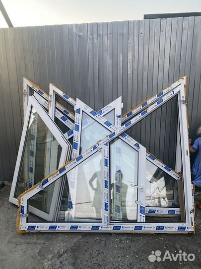 Окна пластиковые 4 штуки