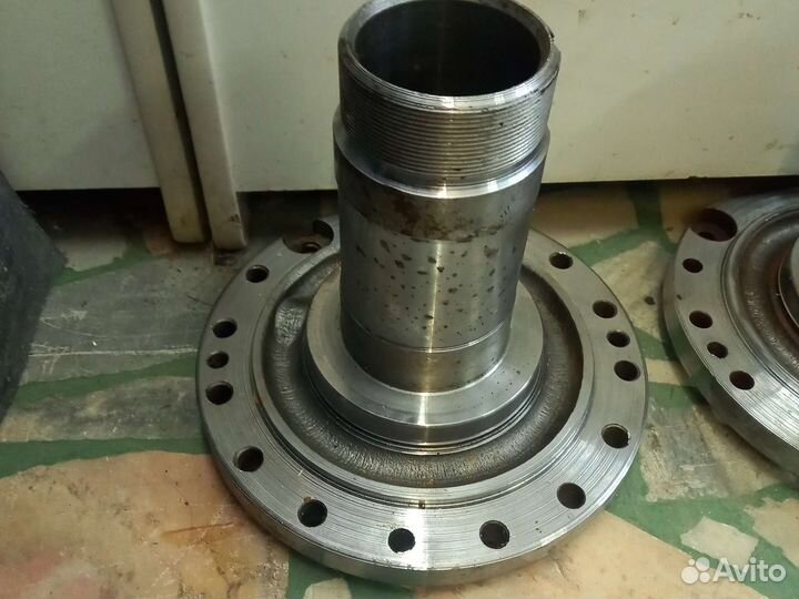 Цапфа поворотная левая и правая камаз 4310 43114