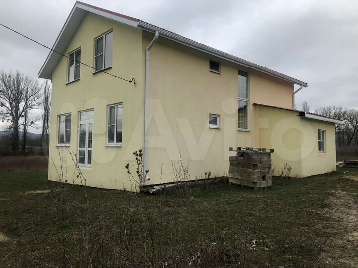 Дом 228 м² на участке 7 сот.