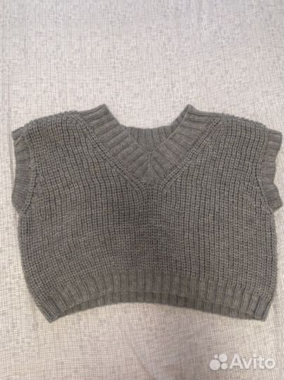 Жилет женский вязаный (р-р 46-52) ручная работа