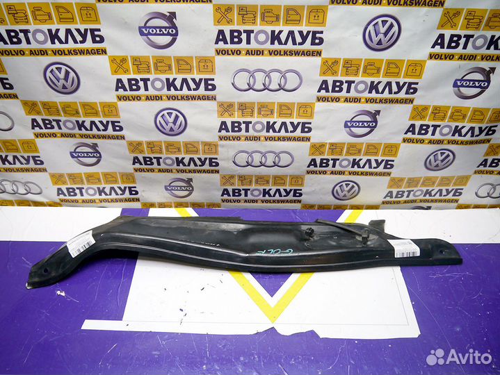 Водосток лобового стекла Гольф 5,6 1K0805277