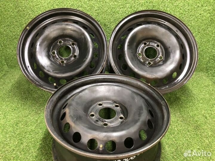 3 шт. Диски Nissan R16 5*114.3 Nissan