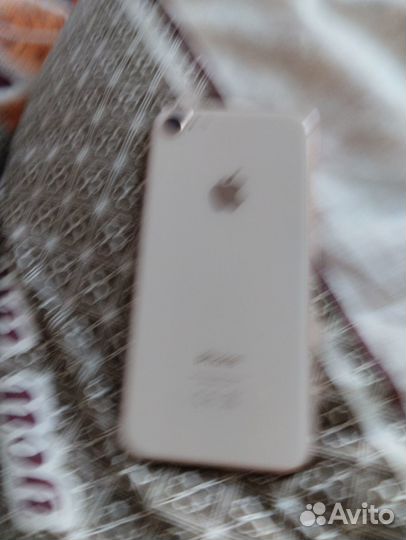 Продам iPhone 8
