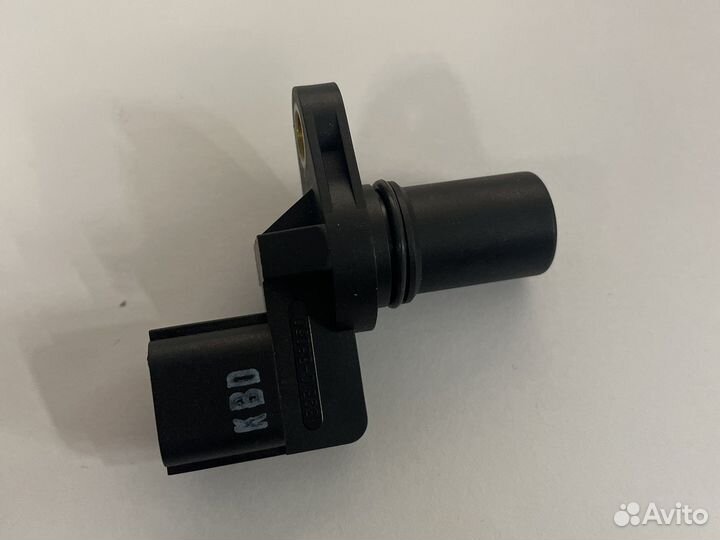 Датчик положения распредвала hyundai 3931038050