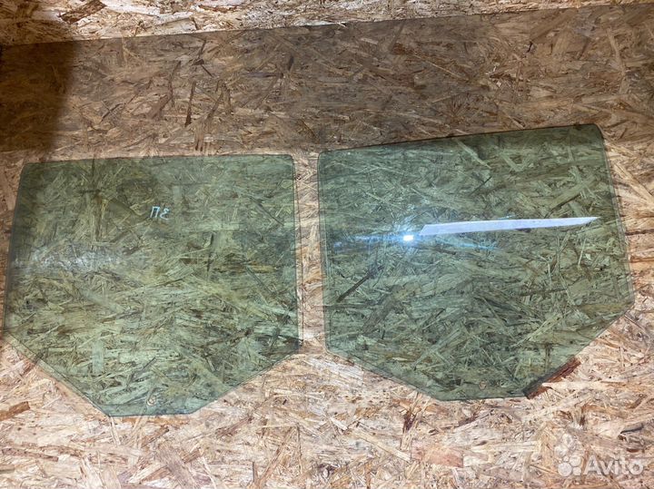 Стекло двери Skoda Fabia 2 07-15