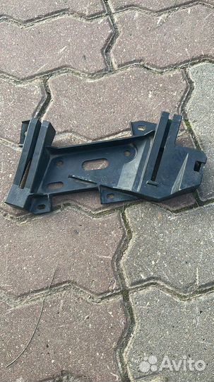 Кронштейн под левую фару Инфинити QX70 S51