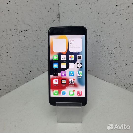 Apple iPhone 7 Plus 3/32 гб Черный Смартфон