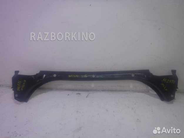 Водосток лобового стекла (жабо)