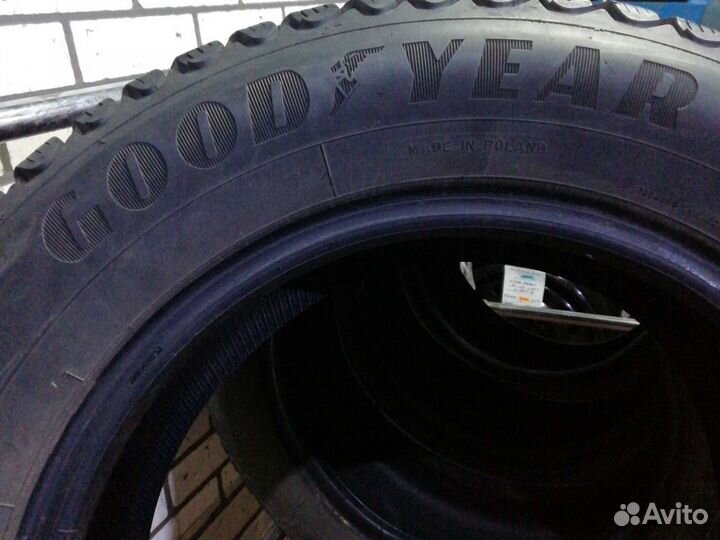 Goodyear Ultragrip Ice Arctic 195/65 R15 95T