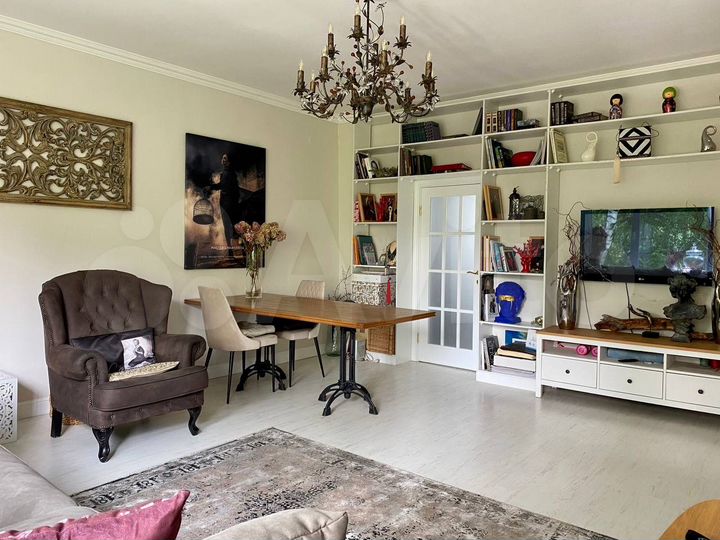 4-к. квартира, 90 м², 3/3 эт.