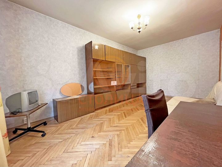 2-к. квартира, 54 м², 3/15 эт.