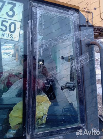 Стекло лобовое нижнее для экскаватора xcmg