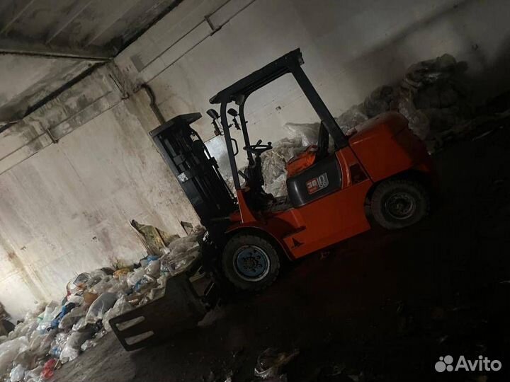 Вилочный погрузчик Dalian CPCD30, 2016