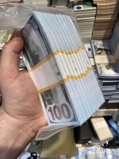 Вакуумная упаковка долларов нового образца