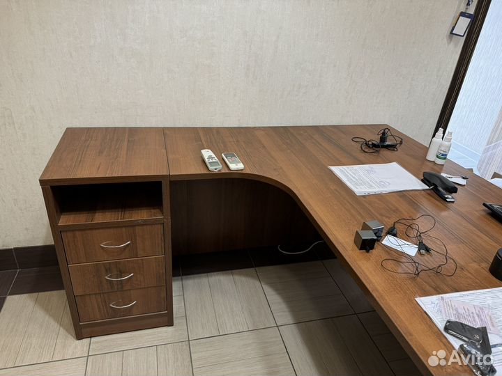 Стол