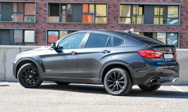 Аренда BMW X6 от одной минуты в Москве