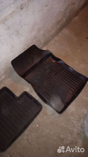 Автомобильные коврики резиновые