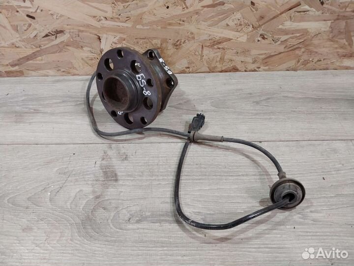 Ступица задняя Volkswagen Passat B5