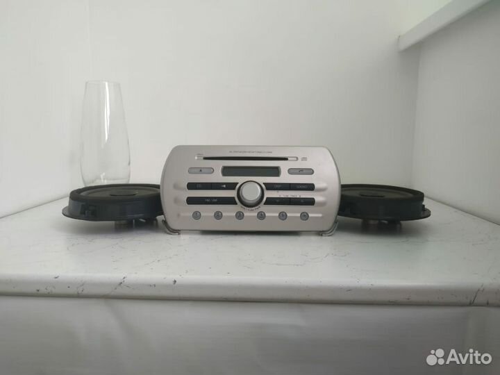 Продам родной магнитофон с передними колонками на