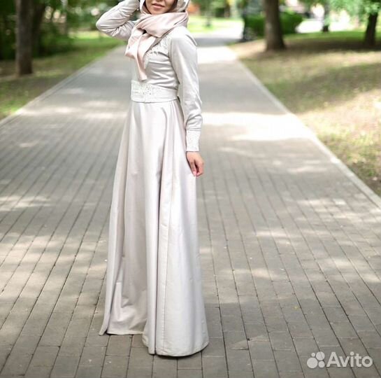 Платье на никах аренда