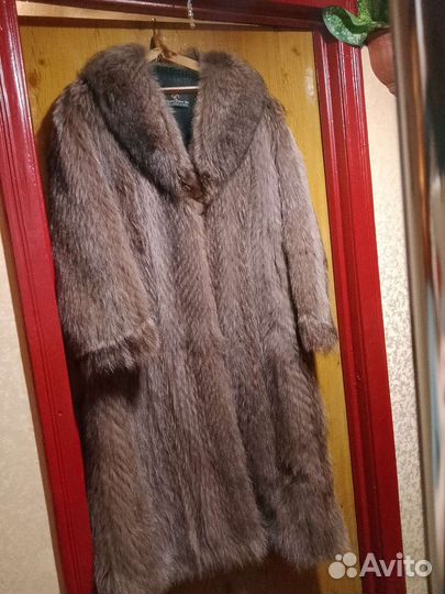 Шуба натуральная из меха енота р 52-54