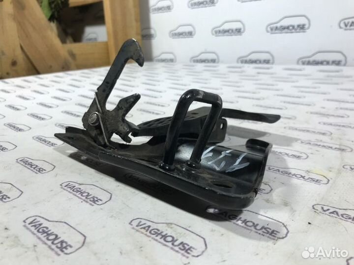 Замок капота Audi A6 C6 3.2 BYU 2007