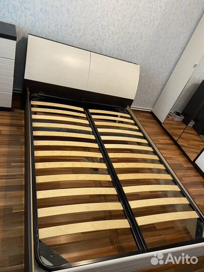 Кровать