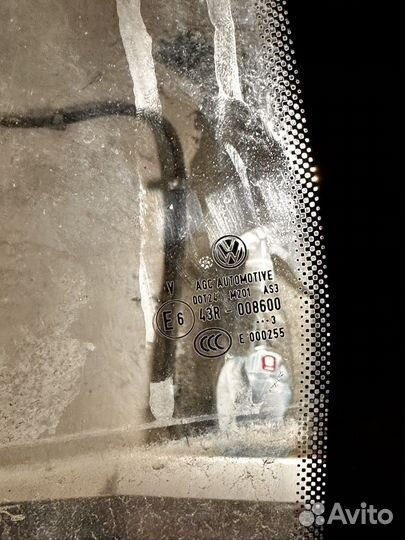 Стекло левое водительское tiguan 1