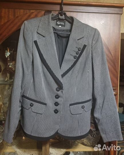 Жакеты женские б/у 52 р