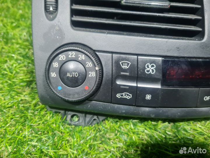Блок управления климат-контролем Mercedes-Benz
