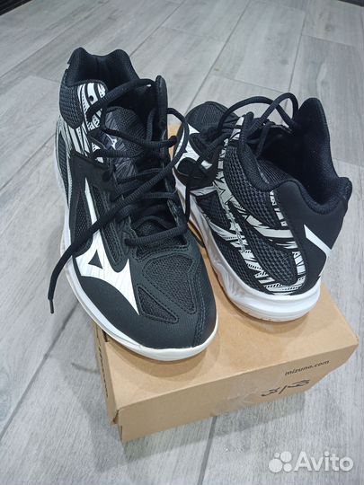 Mizuno thunder blade 3 mid