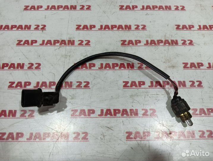 Датчик заднего хода Mitsubishi Pajero Sport K94