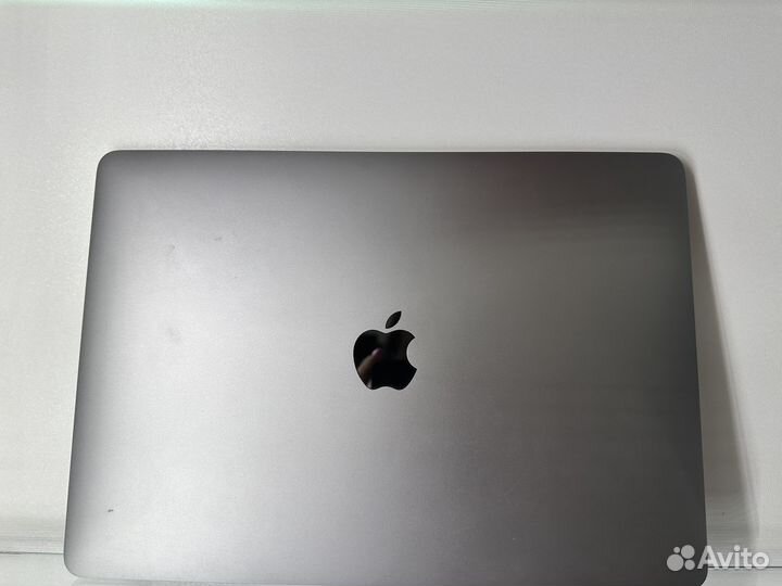 Macbook air 13 A2179 i3/8/256gb