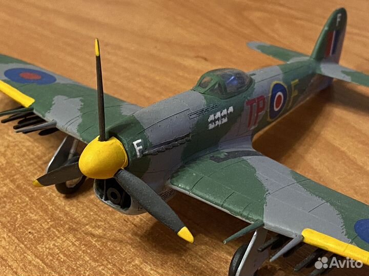 Самолет в масштабе 1/72