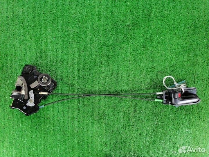 Замок двери передний левый Toyota Voltz ZZE136