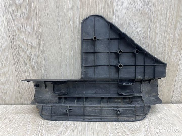 Накладка порога (внутренняя) задняя правая Toyota