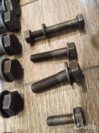 Болты крепления двс с кпп от Audi 100, 200 C3
