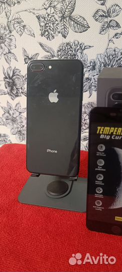 iPhone 8 Plus, 64 ГБ