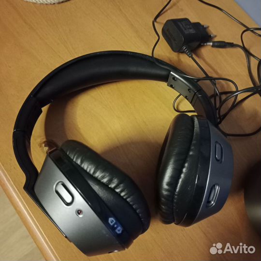 Беспроводные наушники philips