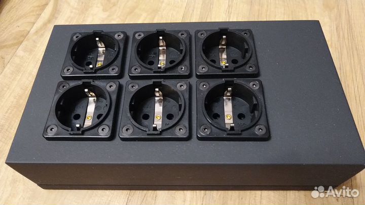 Дистрибьютор питания для hi-fi компонентов