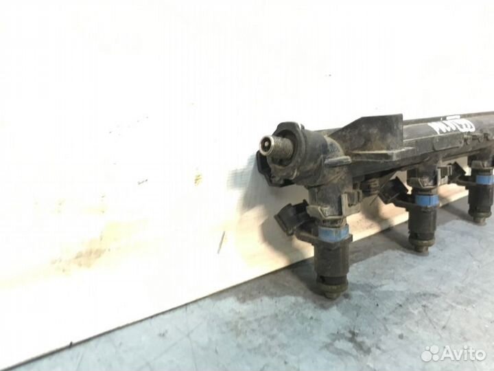 Рампа топливная Volkswagen Polo 1 седан CFN 273091