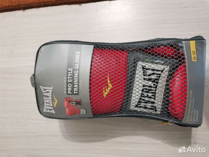 Боксерские перчатки everlast 16oz