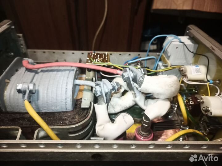 Пуско-зарядное устройство 12 24 в. Пуск до 300 А