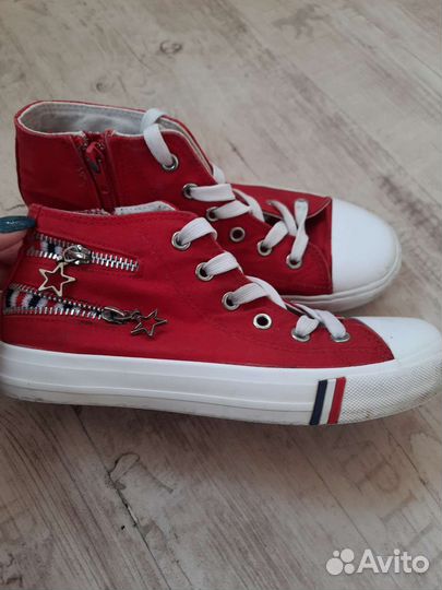 Кроссовки детские