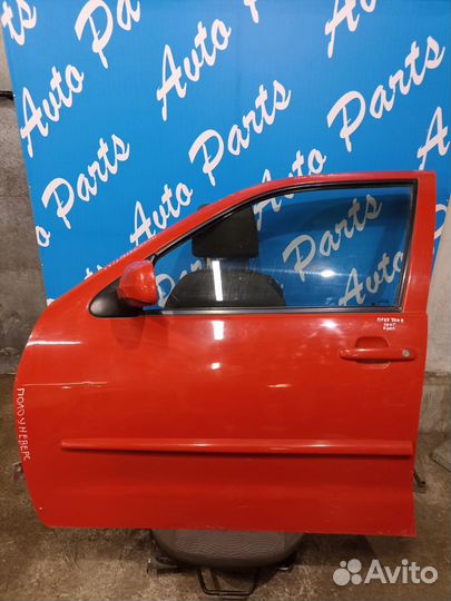 Дверь передняя левая Фольксваген Поло 3 красная